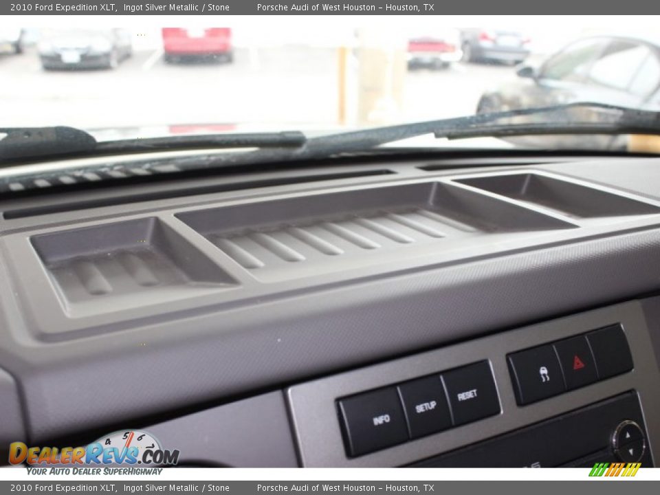2010 Ford Expedition XLT Ingot Silver Metallic / Stone Photo #21