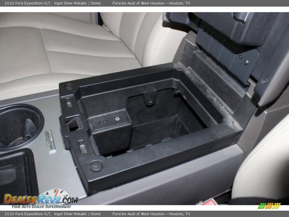 2010 Ford Expedition XLT Ingot Silver Metallic / Stone Photo #26
