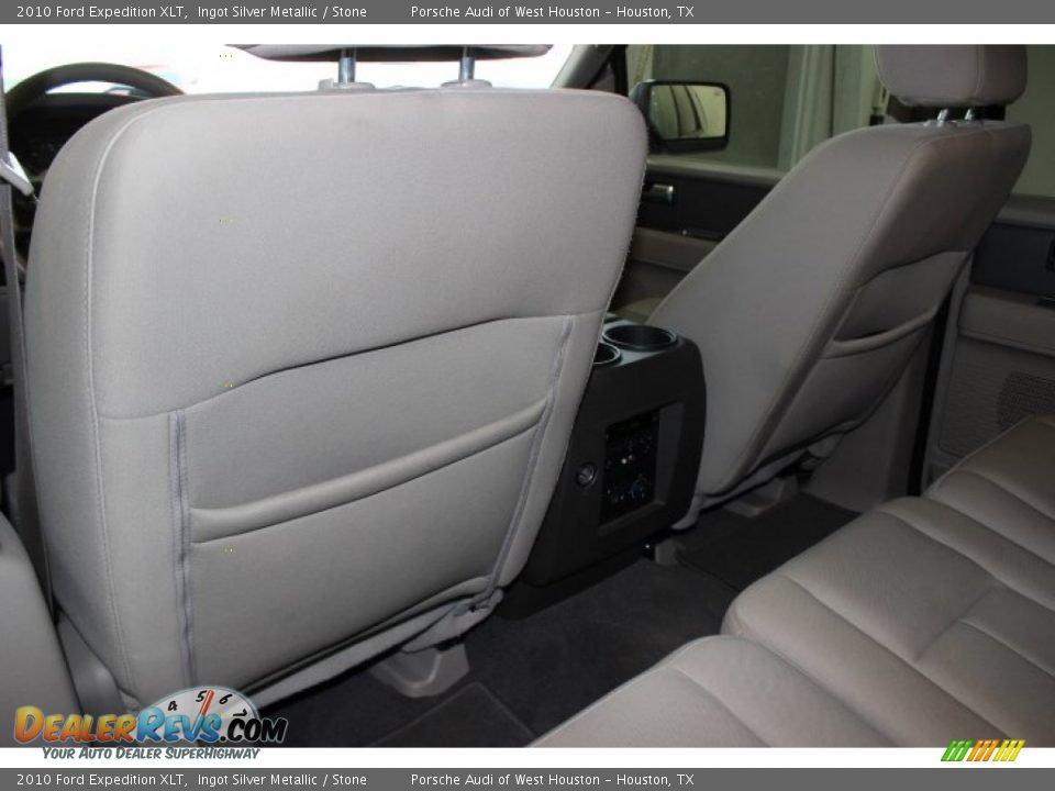 2010 Ford Expedition XLT Ingot Silver Metallic / Stone Photo #32