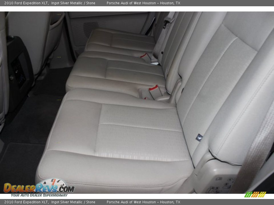 2010 Ford Expedition XLT Ingot Silver Metallic / Stone Photo #33