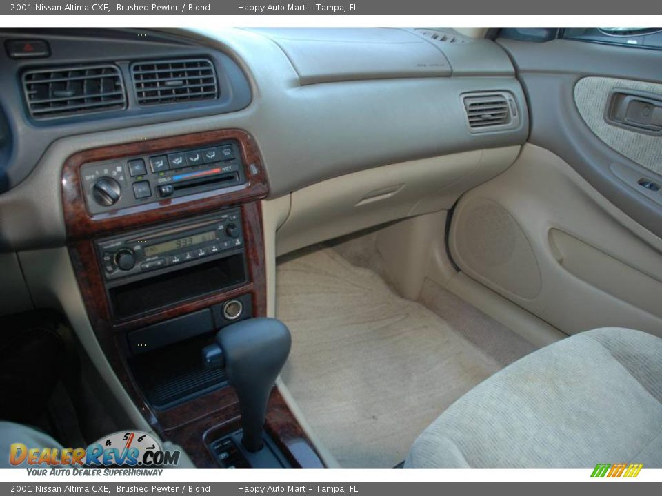 2001 Nissan Altima GXE Brushed Pewter / Blond Photo #11