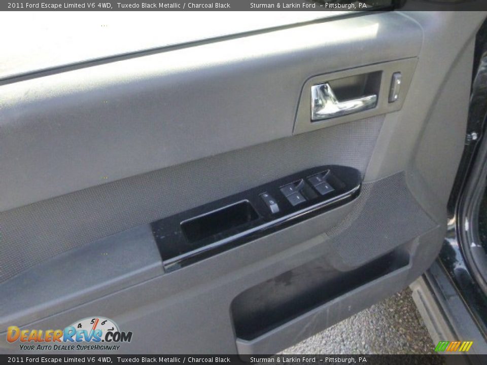 2011 Ford Escape Limited V6 4WD Tuxedo Black Metallic / Charcoal Black Photo #11
