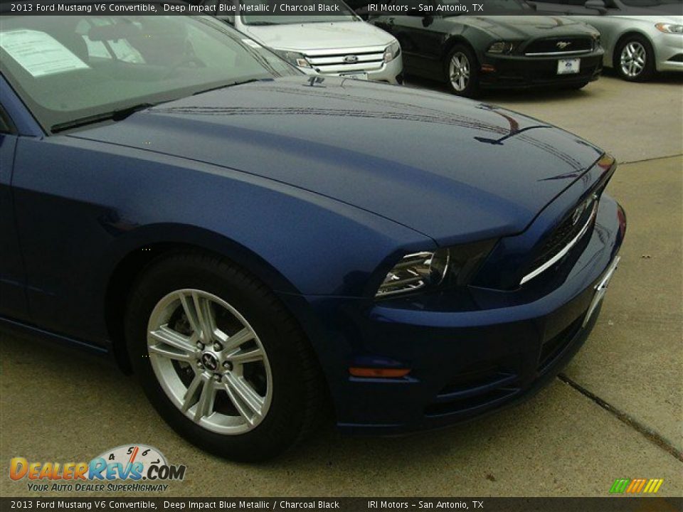 2013 Ford Mustang V6 Convertible Deep Impact Blue Metallic / Charcoal Black Photo #8