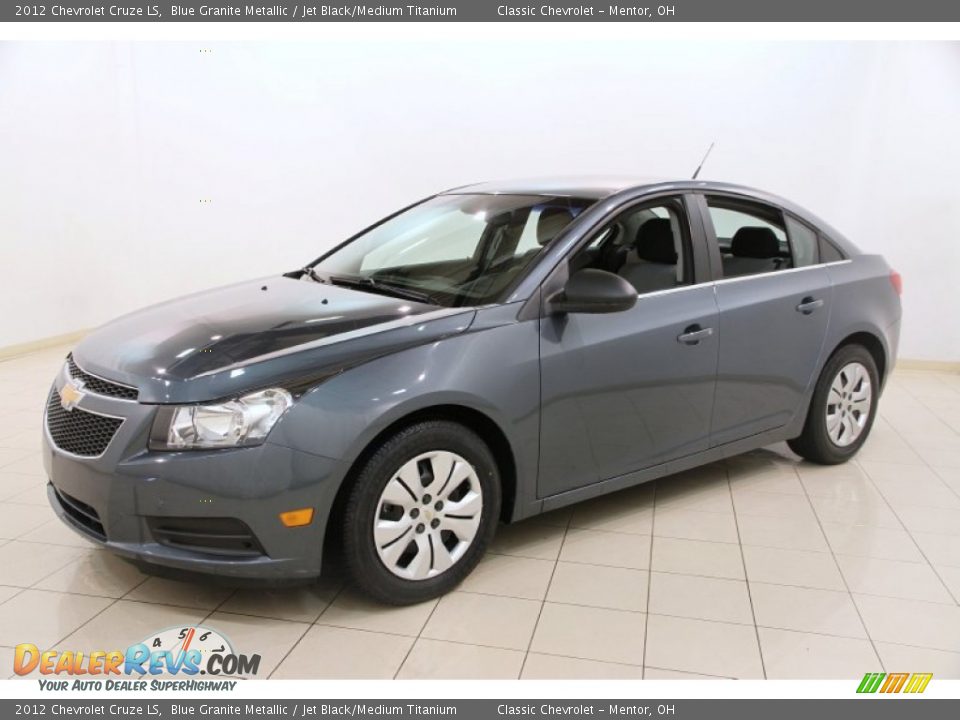 Front 3/4 View of 2012 Chevrolet Cruze LS Photo #3