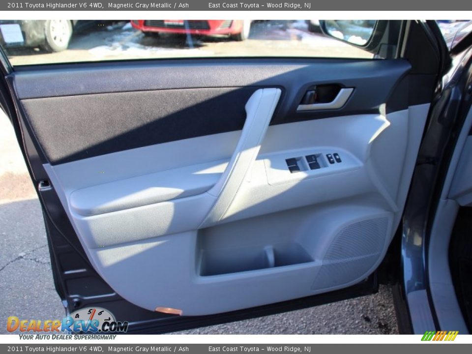 2011 Toyota Highlander V6 4WD Magnetic Gray Metallic / Ash Photo #6