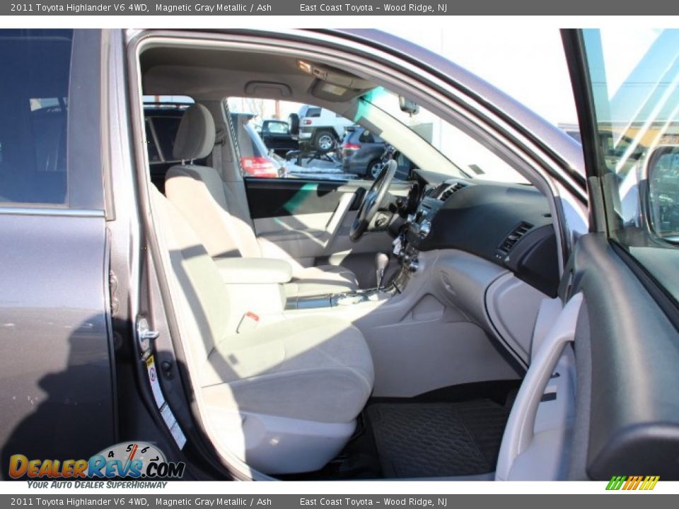 2011 Toyota Highlander V6 4WD Magnetic Gray Metallic / Ash Photo #8