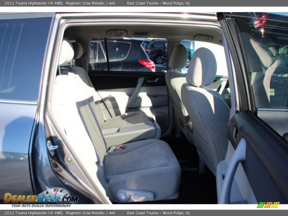 2011 Toyota Highlander V6 4WD Magnetic Gray Metallic / Ash Photo #9