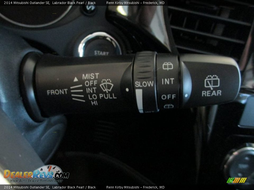 Controls of 2014 Mitsubishi Outlander SE Photo #20
