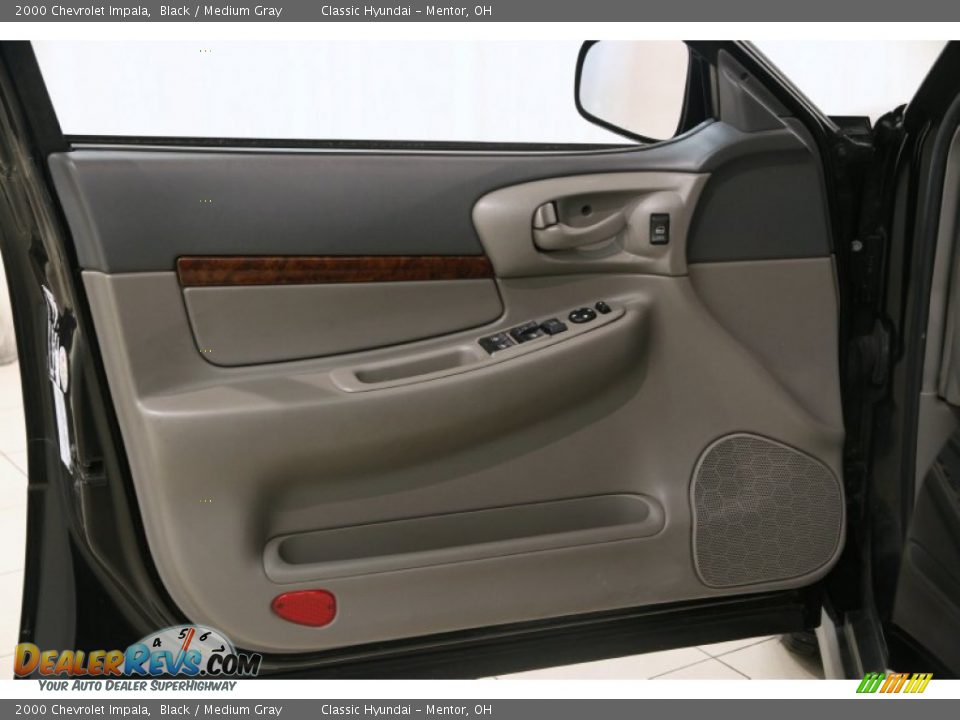 Door Panel of 2000 Chevrolet Impala  Photo #4