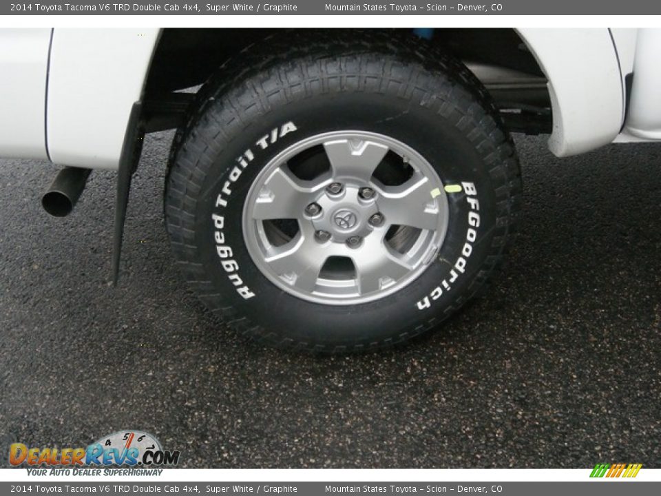 2014 Toyota Tacoma V6 TRD Double Cab 4x4 Super White / Graphite Photo #9