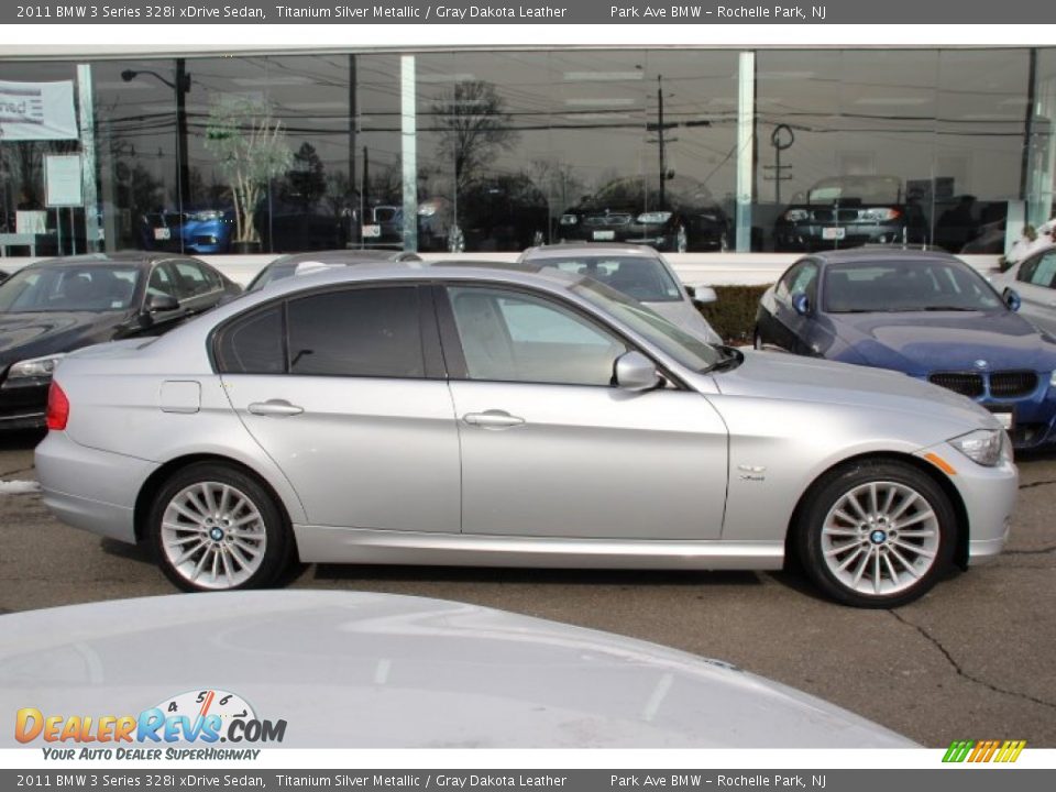 2011 BMW 3 Series 328i xDrive Sedan Titanium Silver Metallic / Gray Dakota Leather Photo #2