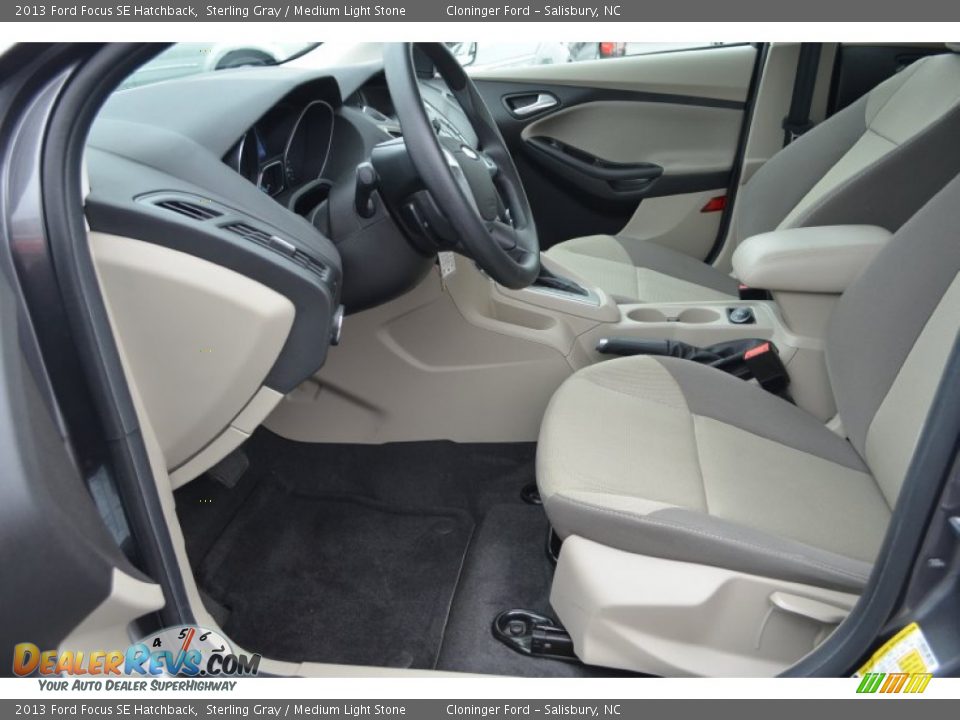 2013 Ford Focus SE Hatchback Sterling Gray / Medium Light Stone Photo #9