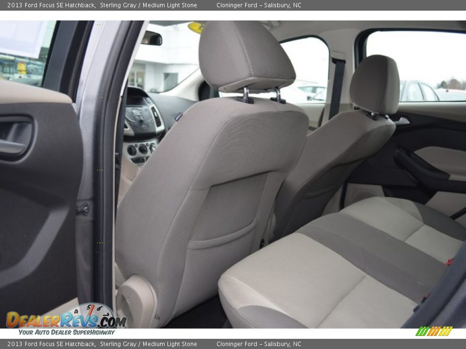 2013 Ford Focus SE Hatchback Sterling Gray / Medium Light Stone Photo #11