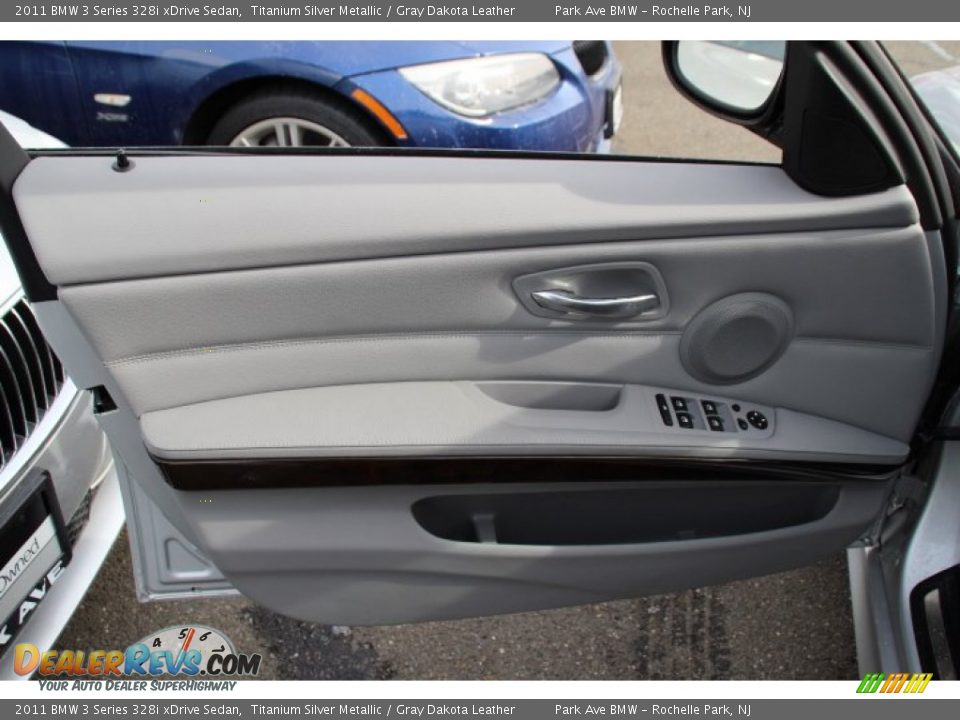 2011 BMW 3 Series 328i xDrive Sedan Titanium Silver Metallic / Gray Dakota Leather Photo #8