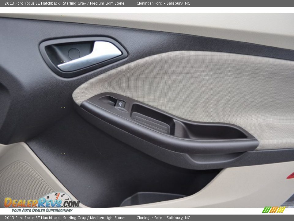 2013 Ford Focus SE Hatchback Sterling Gray / Medium Light Stone Photo #14