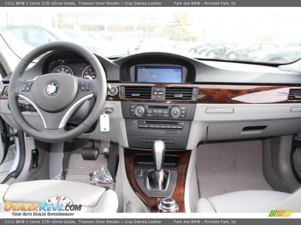 2011 BMW 3 Series 328i xDrive Sedan Titanium Silver Metallic / Gray Dakota Leather Photo #12