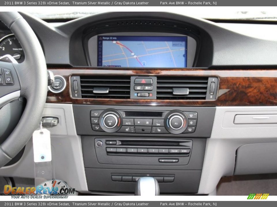 2011 BMW 3 Series 328i xDrive Sedan Titanium Silver Metallic / Gray Dakota Leather Photo #13