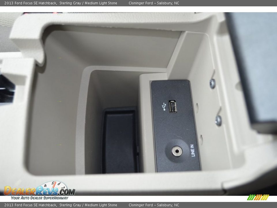 2013 Ford Focus SE Hatchback Sterling Gray / Medium Light Stone Photo #20
