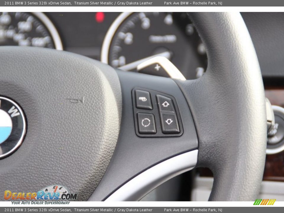 2011 BMW 3 Series 328i xDrive Sedan Titanium Silver Metallic / Gray Dakota Leather Photo #17
