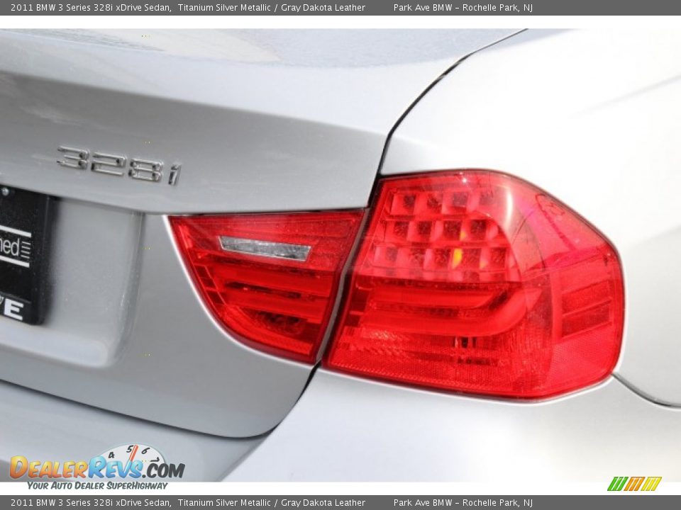 2011 BMW 3 Series 328i xDrive Sedan Titanium Silver Metallic / Gray Dakota Leather Photo #20