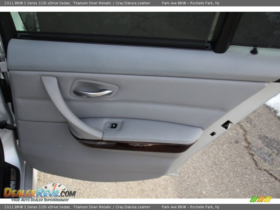 2011 BMW 3 Series 328i xDrive Sedan Titanium Silver Metallic / Gray Dakota Leather Photo #21