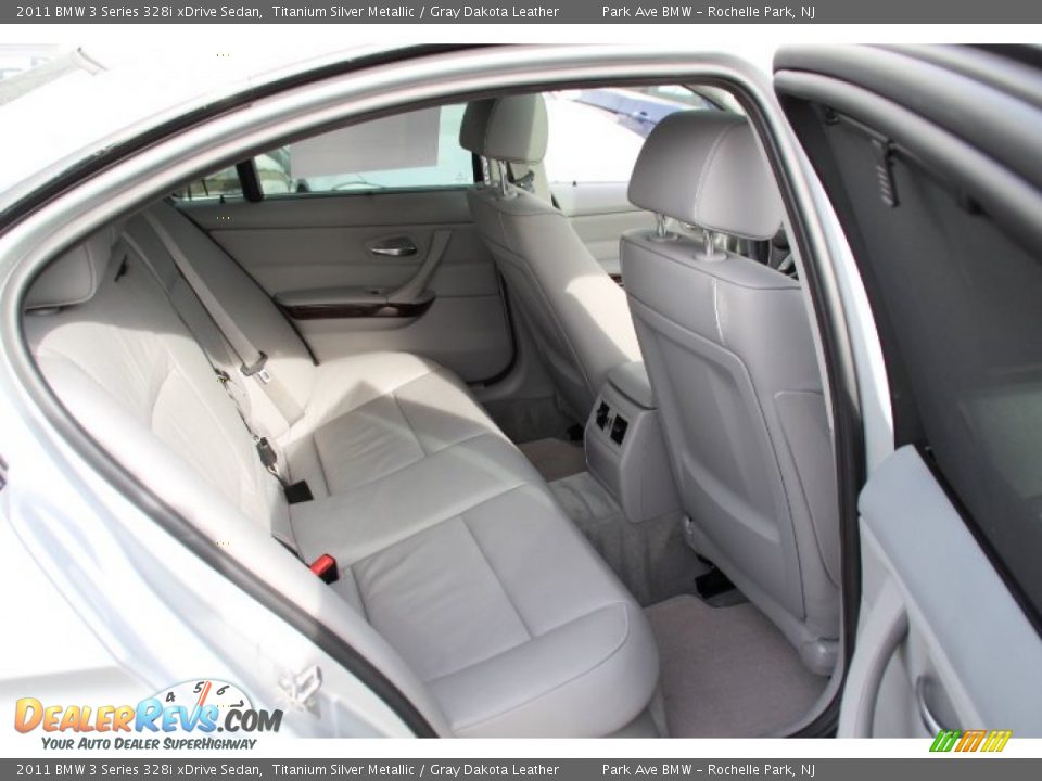 2011 BMW 3 Series 328i xDrive Sedan Titanium Silver Metallic / Gray Dakota Leather Photo #22