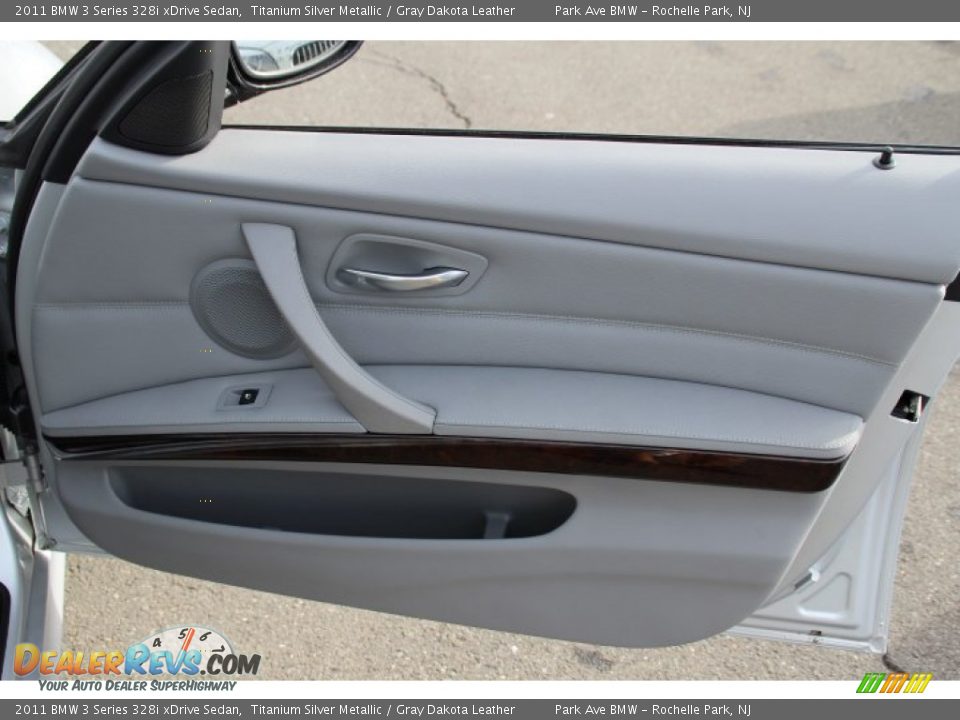 2011 BMW 3 Series 328i xDrive Sedan Titanium Silver Metallic / Gray Dakota Leather Photo #23