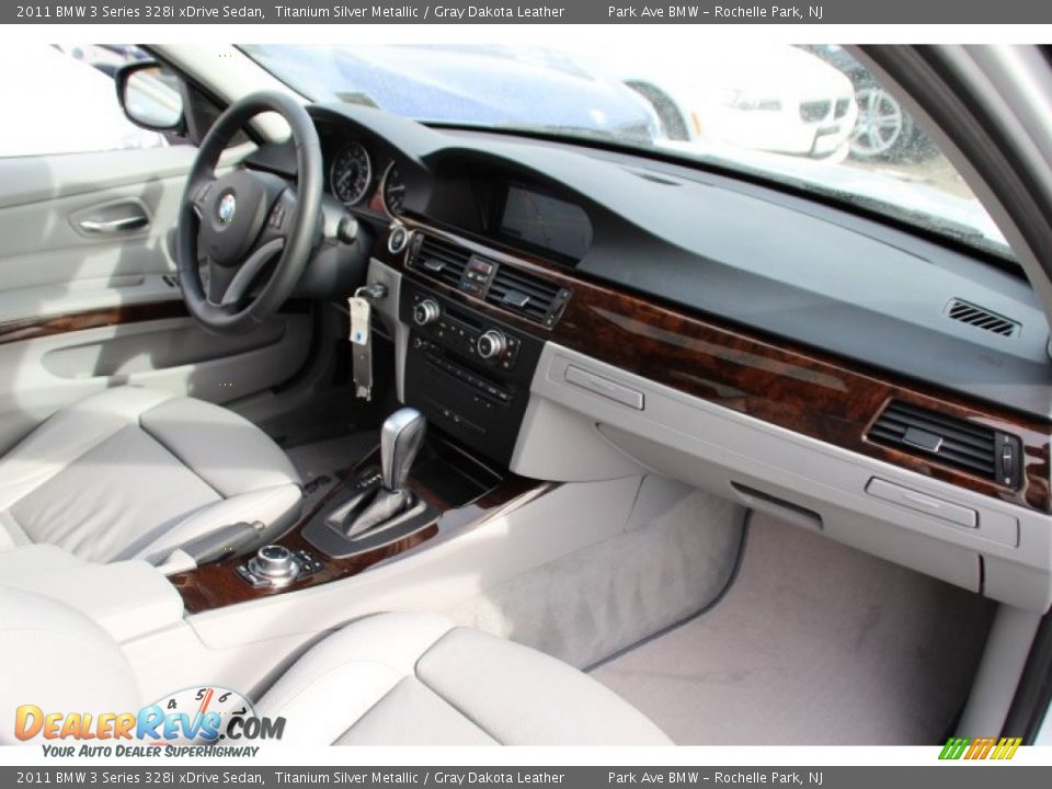 2011 BMW 3 Series 328i xDrive Sedan Titanium Silver Metallic / Gray Dakota Leather Photo #24