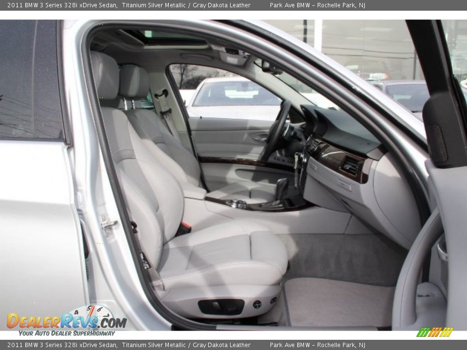 2011 BMW 3 Series 328i xDrive Sedan Titanium Silver Metallic / Gray Dakota Leather Photo #25