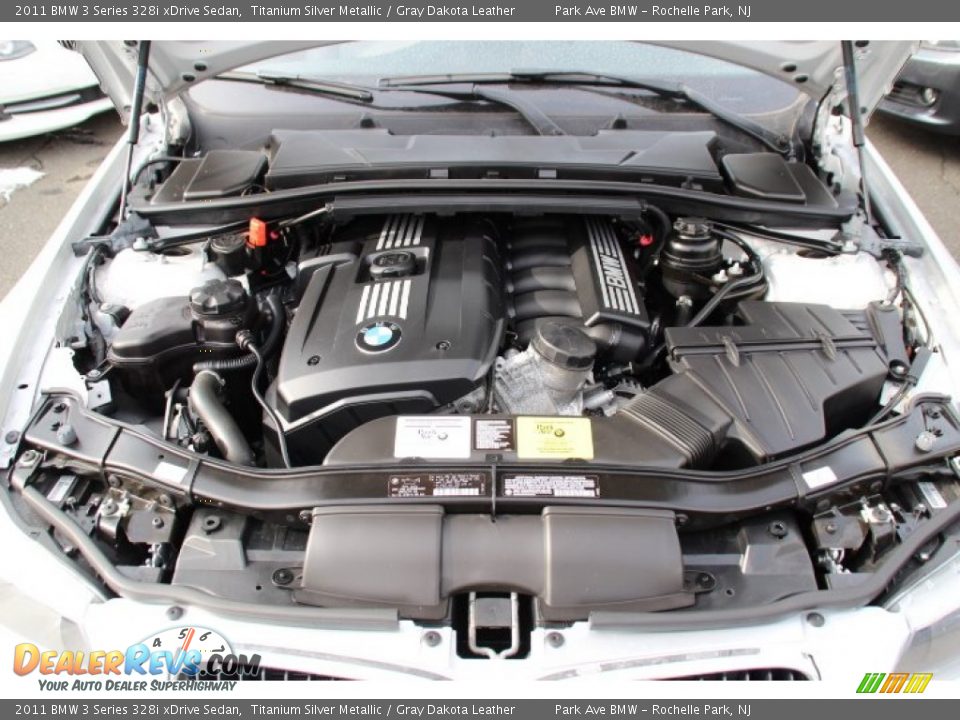 2011 BMW 3 Series 328i xDrive Sedan Titanium Silver Metallic / Gray Dakota Leather Photo #27