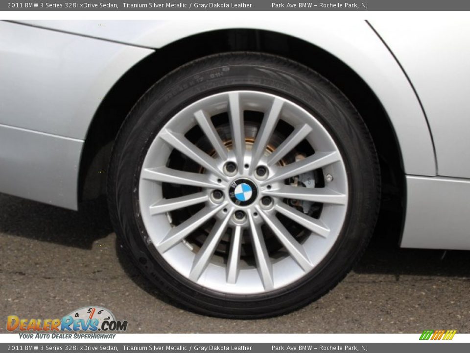 2011 BMW 3 Series 328i xDrive Sedan Titanium Silver Metallic / Gray Dakota Leather Photo #29
