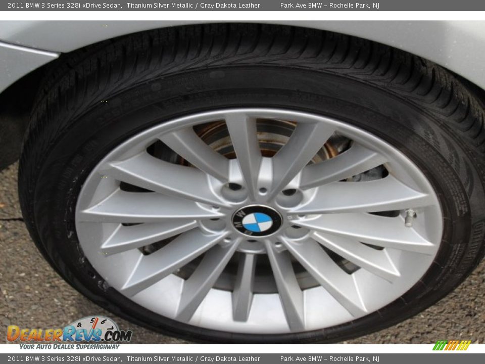 2011 BMW 3 Series 328i xDrive Sedan Titanium Silver Metallic / Gray Dakota Leather Photo #30