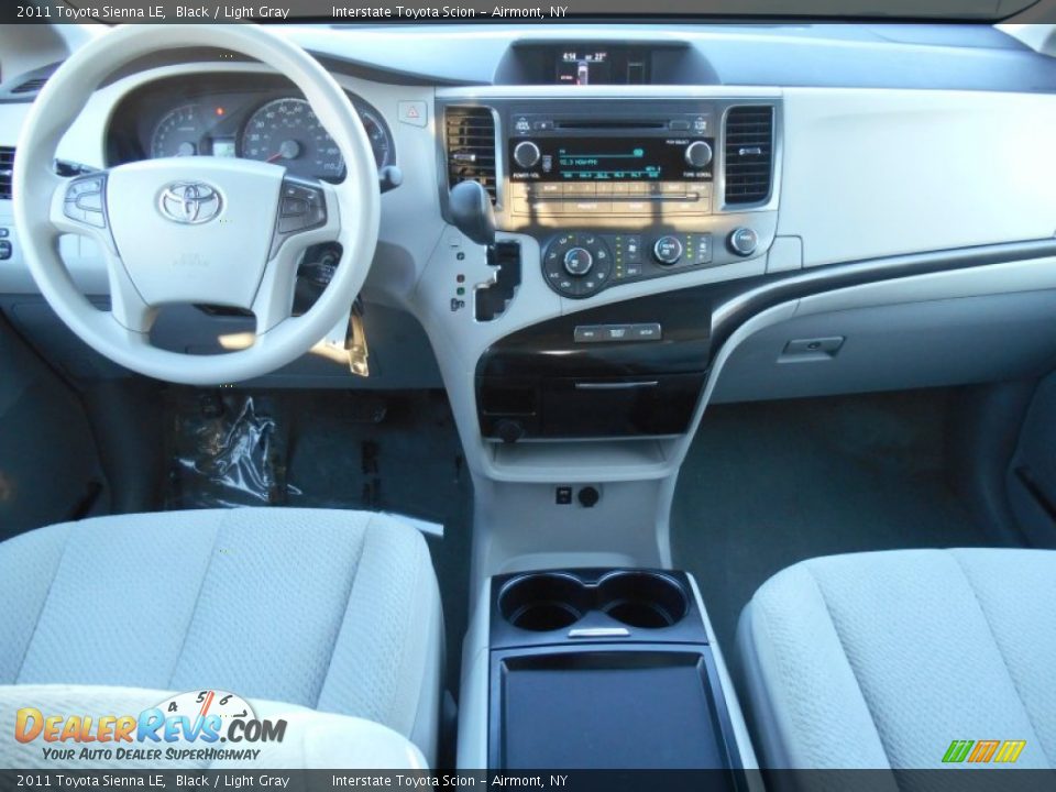 2011 Toyota Sienna LE Black / Light Gray Photo #11