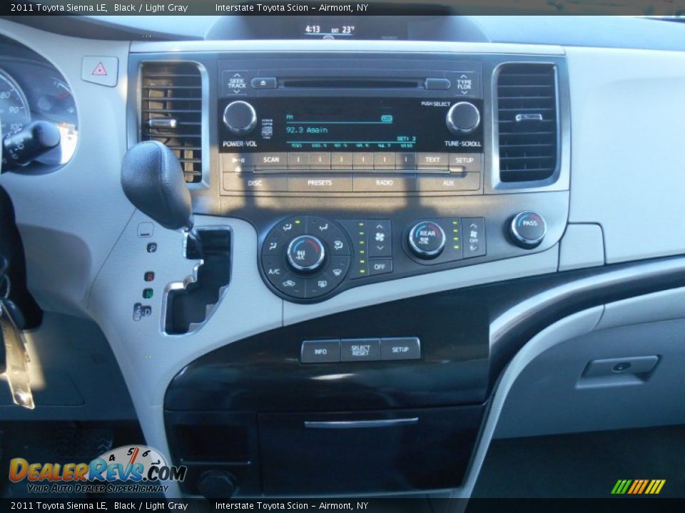 2011 Toyota Sienna LE Black / Light Gray Photo #14