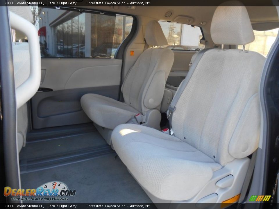 2011 Toyota Sienna LE Black / Light Gray Photo #16