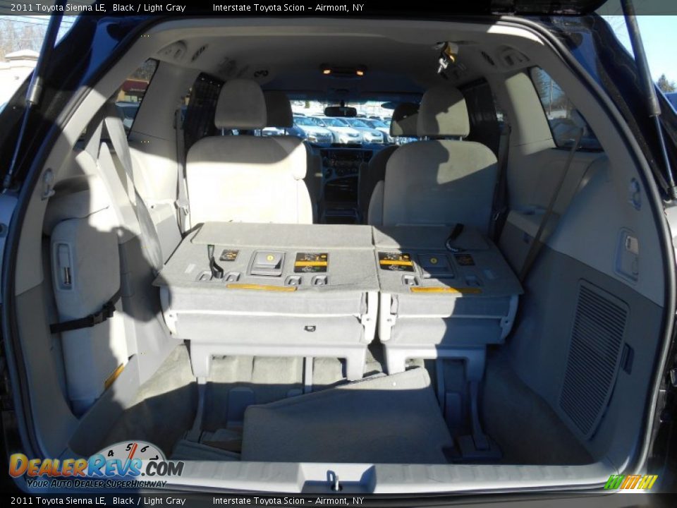 2011 Toyota Sienna LE Black / Light Gray Photo #17