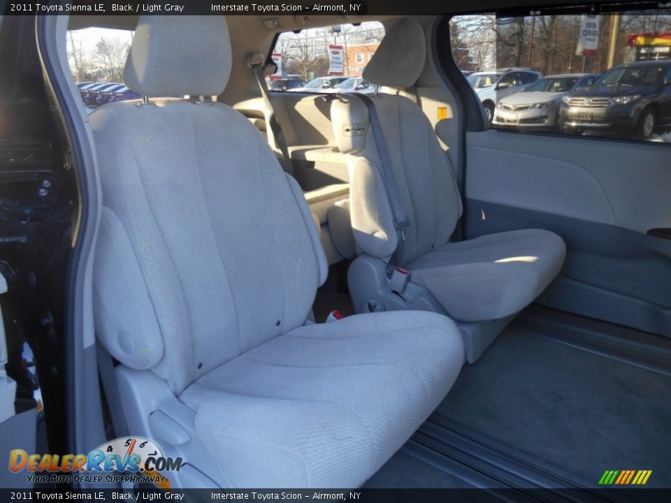2011 Toyota Sienna LE Black / Light Gray Photo #18