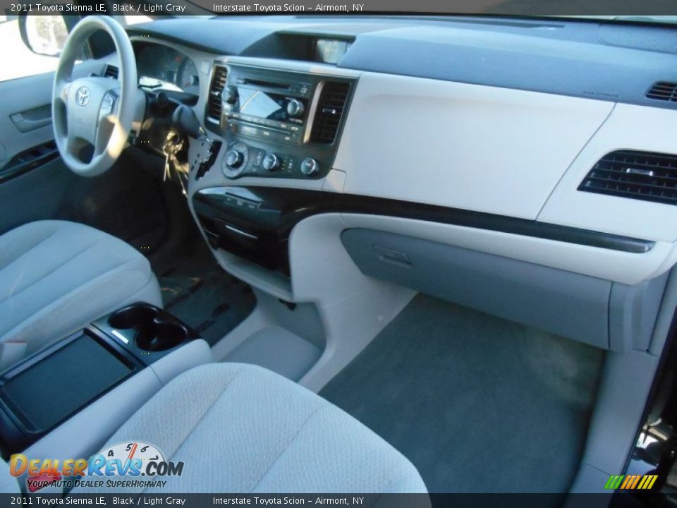 2011 Toyota Sienna LE Black / Light Gray Photo #20