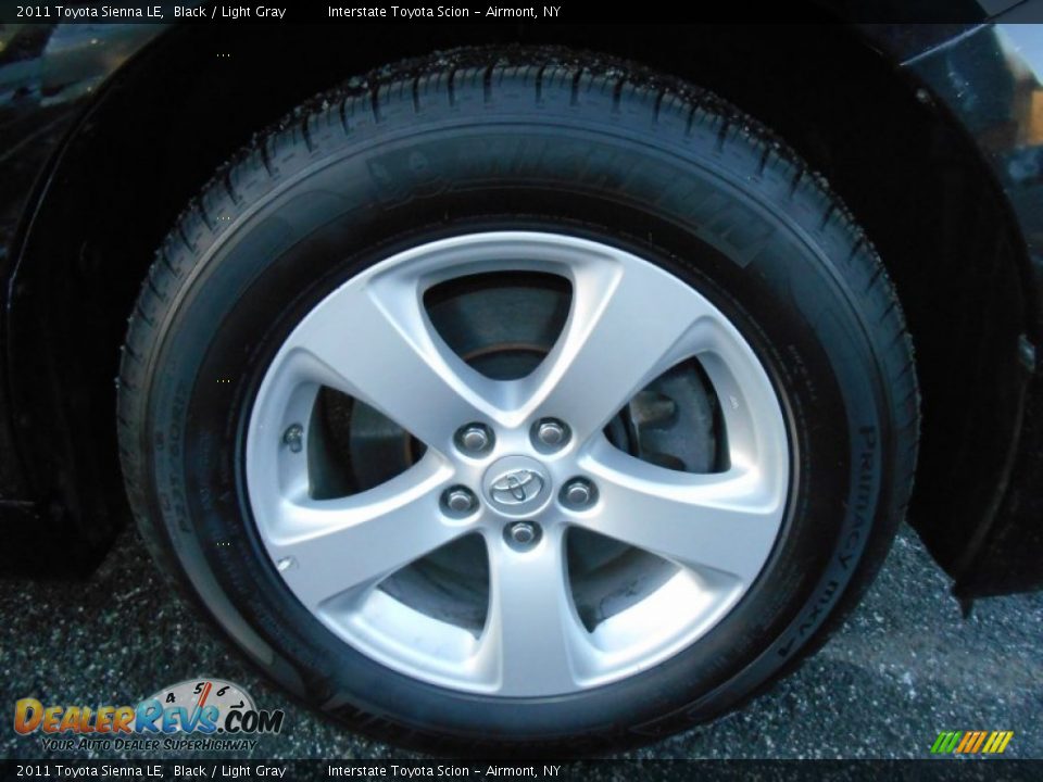 2011 Toyota Sienna LE Black / Light Gray Photo #22
