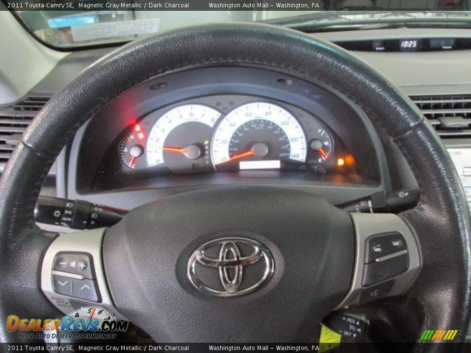 2011 Toyota Camry SE Magnetic Gray Metallic / Dark Charcoal Photo #16