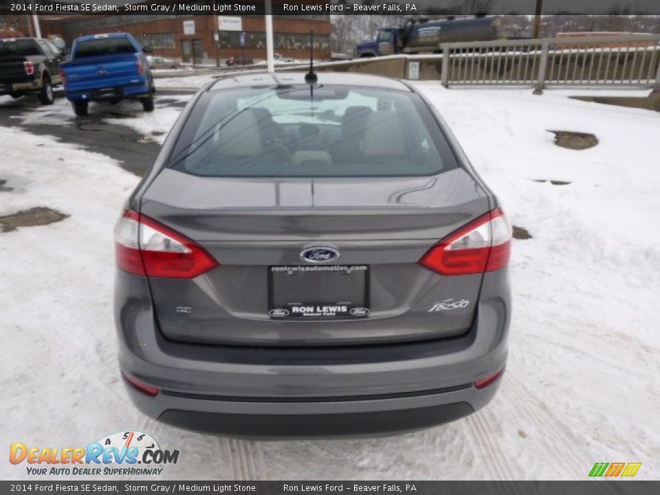 2014 Ford Fiesta SE Sedan Storm Gray / Medium Light Stone Photo #7