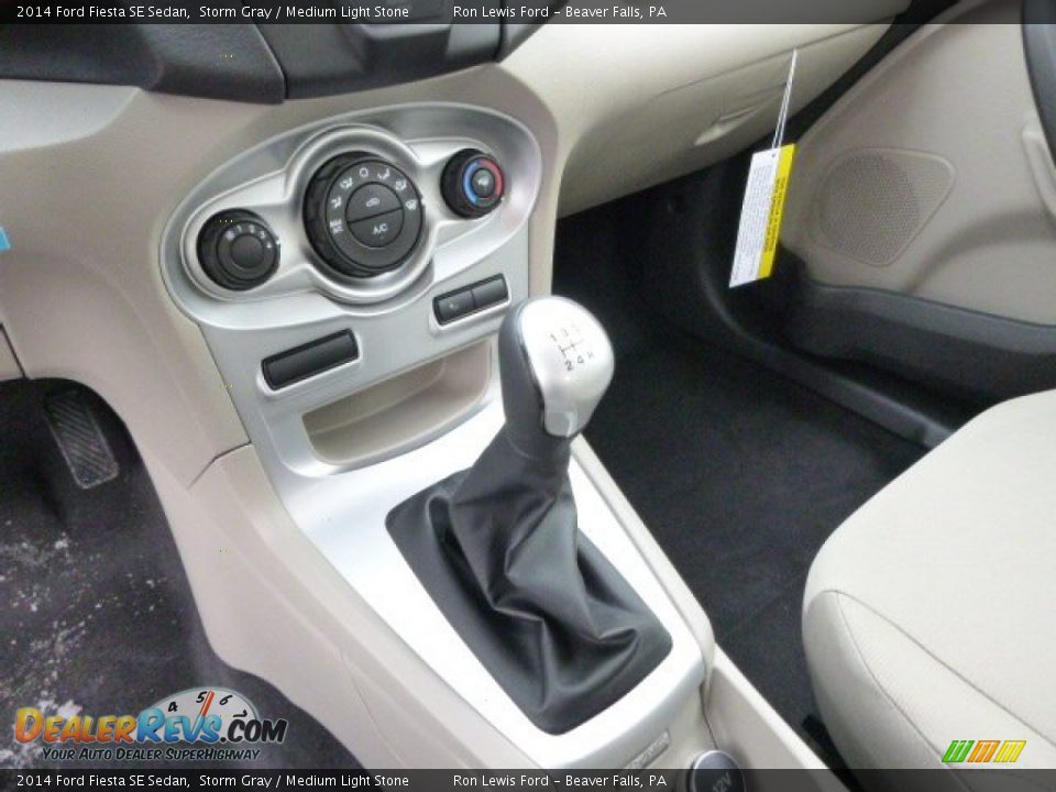 2014 Ford Fiesta SE Sedan Storm Gray / Medium Light Stone Photo #17