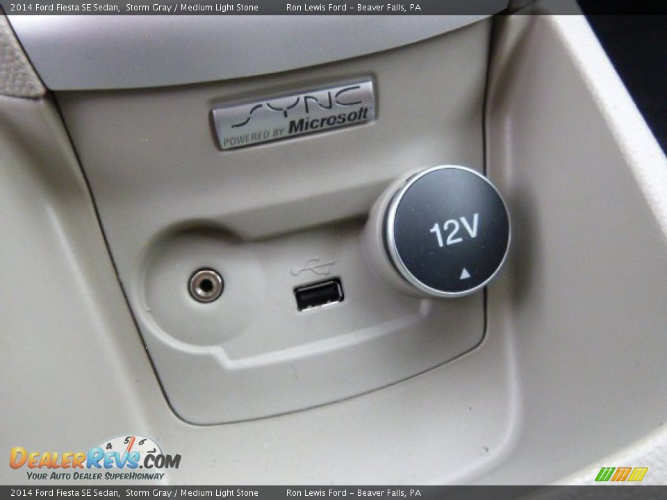 2014 Ford Fiesta SE Sedan Storm Gray / Medium Light Stone Photo #18