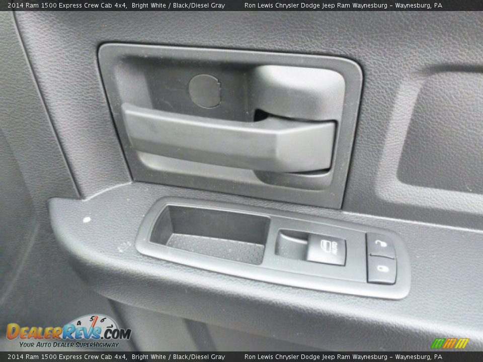 2014 Ram 1500 Express Crew Cab 4x4 Bright White / Black/Diesel Gray Photo #8