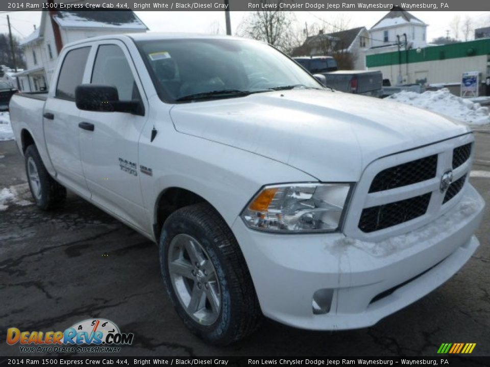 2014 Ram 1500 Express Crew Cab 4x4 Bright White / Black/Diesel Gray Photo #10
