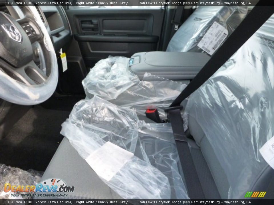 2014 Ram 1500 Express Crew Cab 4x4 Bright White / Black/Diesel Gray Photo #13