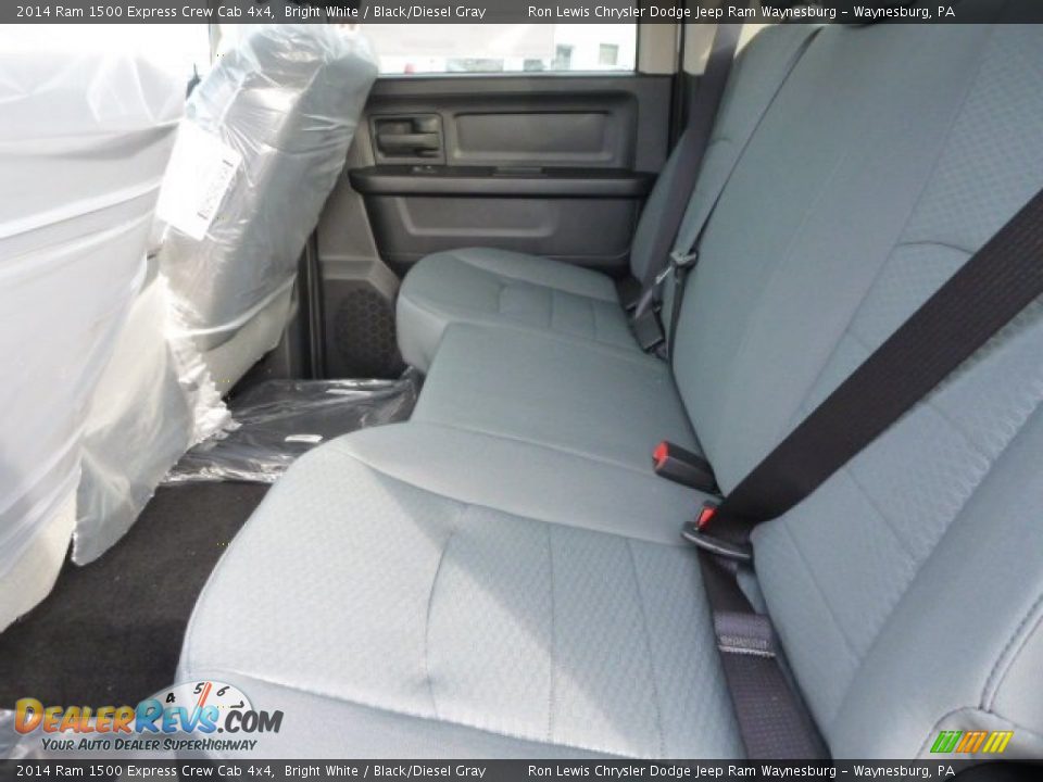 2014 Ram 1500 Express Crew Cab 4x4 Bright White / Black/Diesel Gray Photo #14