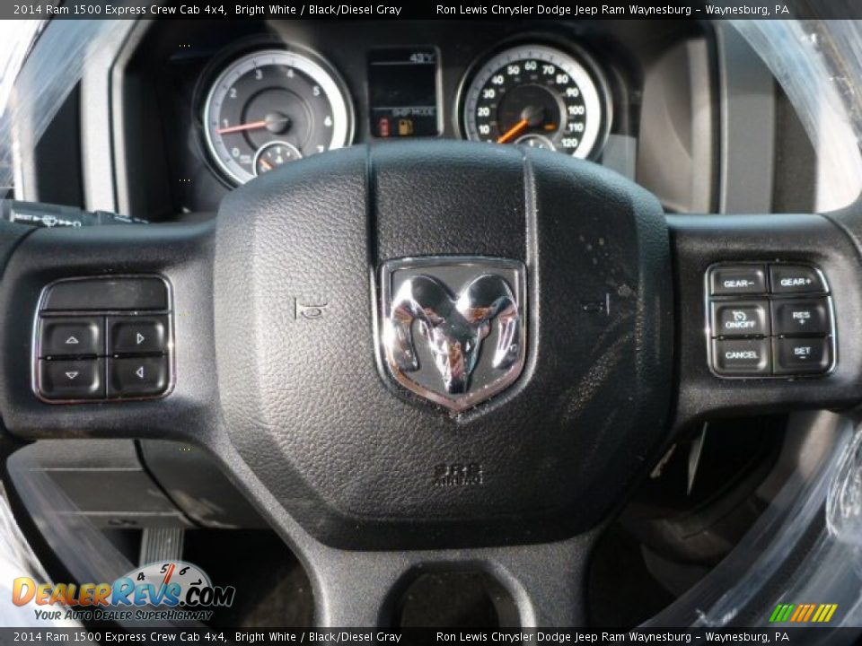 2014 Ram 1500 Express Crew Cab 4x4 Bright White / Black/Diesel Gray Photo #17