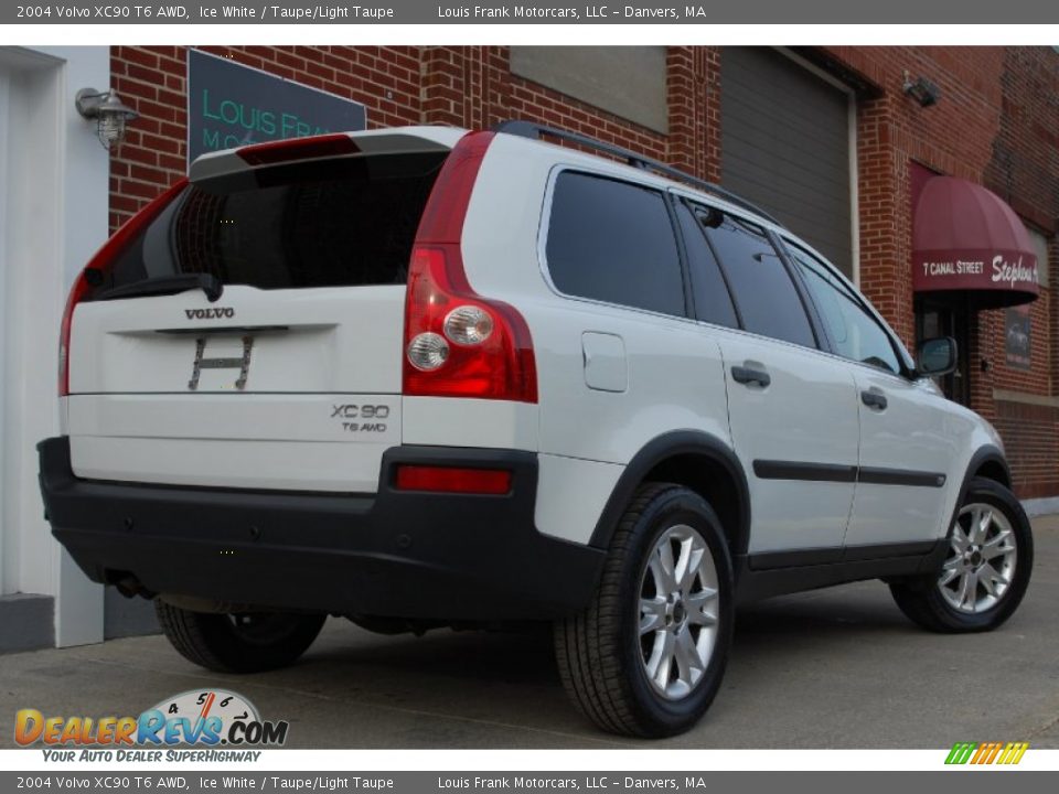 2004 Volvo XC90 T6 AWD Ice White / Taupe/Light Taupe Photo #5