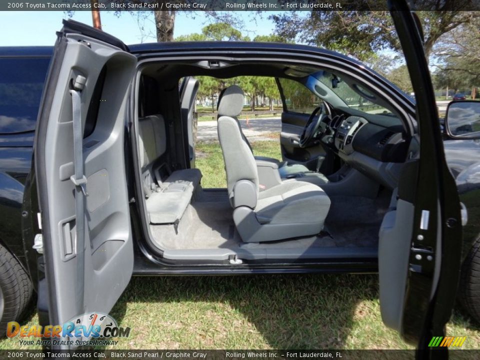 2006 Toyota Tacoma Access Cab Black Sand Pearl / Graphite Gray Photo #8